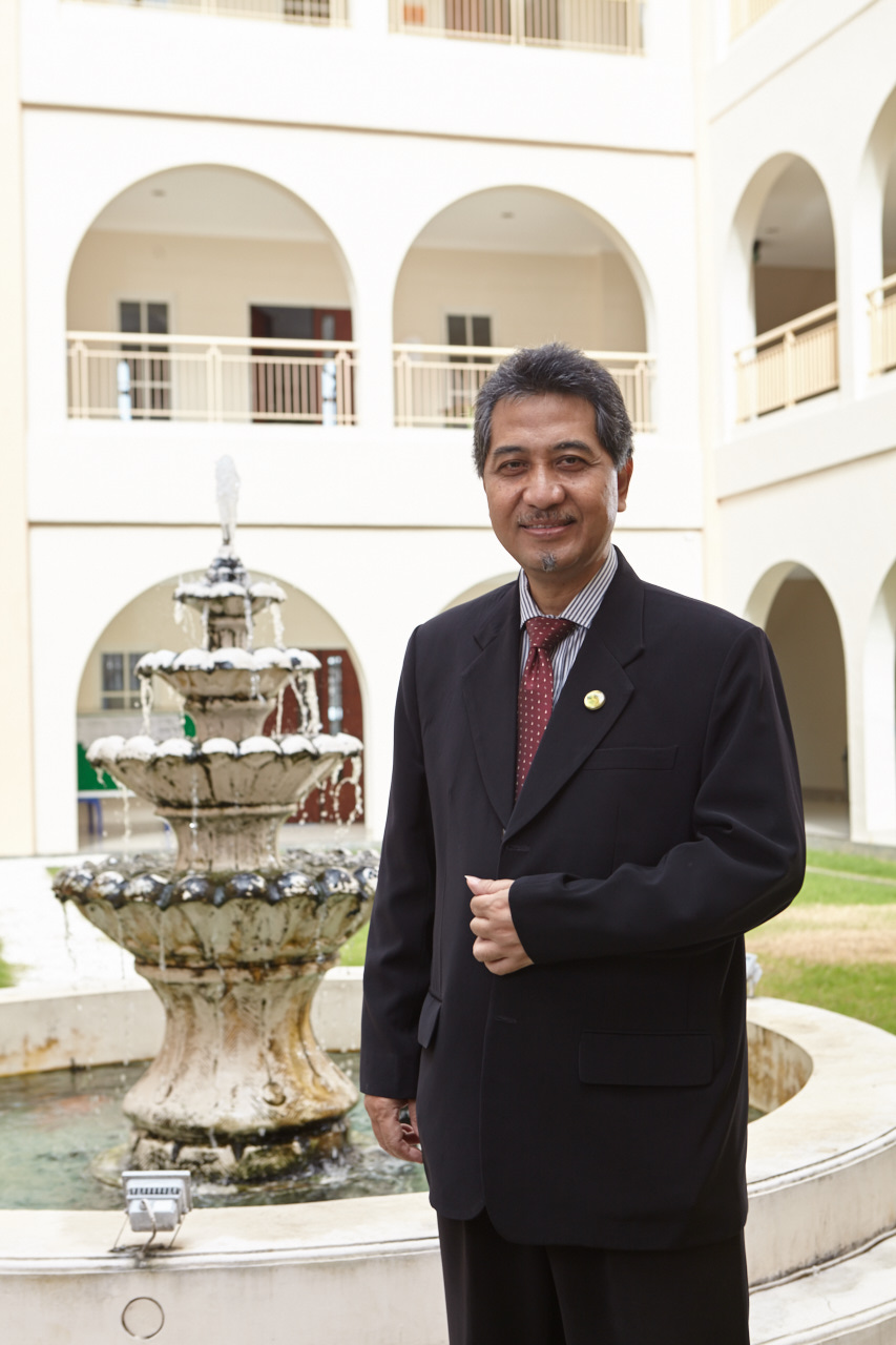 Dr Hamid Fahmy Zarkasyi (3) – International Centre for Awqaf Studies – ICAST UNIDA Gontor